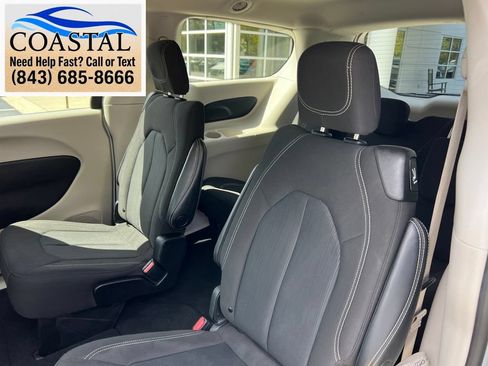 Used 2023 Chrysler Voyager LX FWD image 17