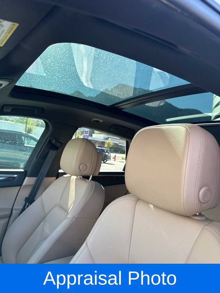 Certified 2023 Porsche Macan S AWD/4WD image 8