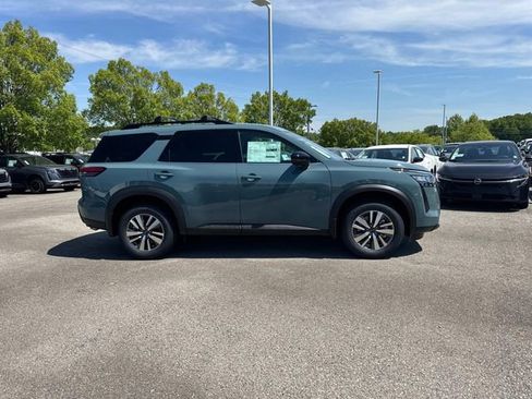 New 2026 Nissan Pathfinder SL AWD/4WD image 3