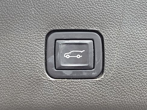 Used 2022 Chevrolet Traverse High Country w/ LPO, Floor Liner Package AWD/4WD image 15
