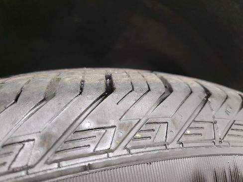 Used 2023 GMC Acadia SLE w/ Driver Convenience Package image 5