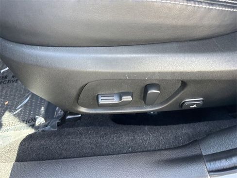 Used 2017 Subaru Forester 2.5i Touring image 12