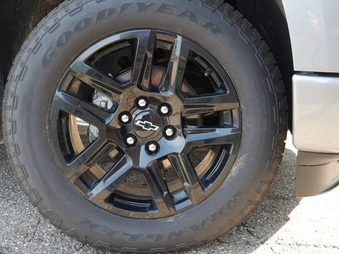 Used 2023 Chevrolet Silverado 1500 RST w/ LPO, Dark Essentials Package AWD/4WD image 6