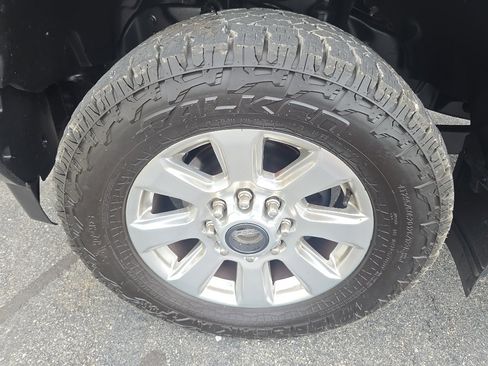 Used 2018 Ford F250 Platinum w/ Platinum Ultimate Package AWD/4WD image 38