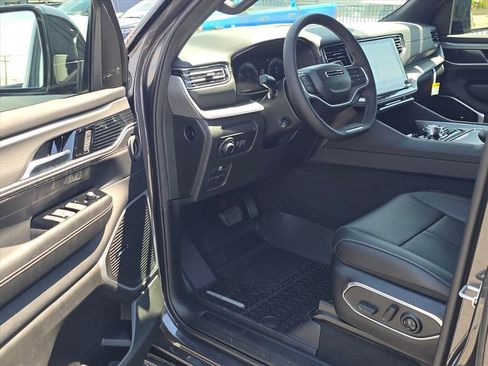 New 2026 Jeep Grand Wagoneer 4WD image 4