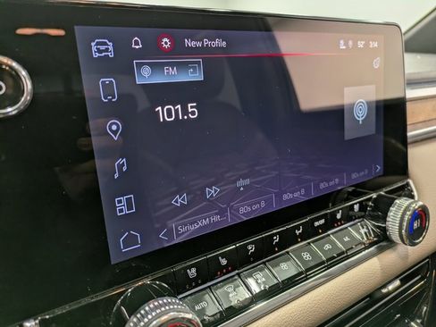 Used 2024 GMC Canyon Denali image 13