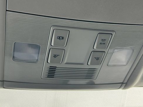 Used 2022 Volkswagen Taos SE FWD image 39