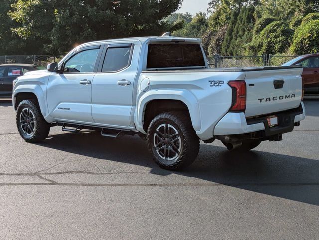 Used 2024 Toyota Tacoma TRD Sport w/ TRD Sport Upgrade Package RWD image 6