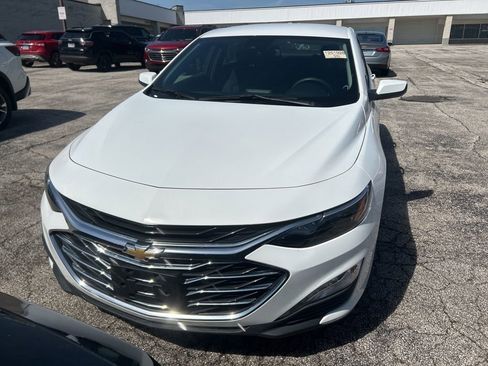Used 2024 Chevrolet Malibu LT FWD image 2