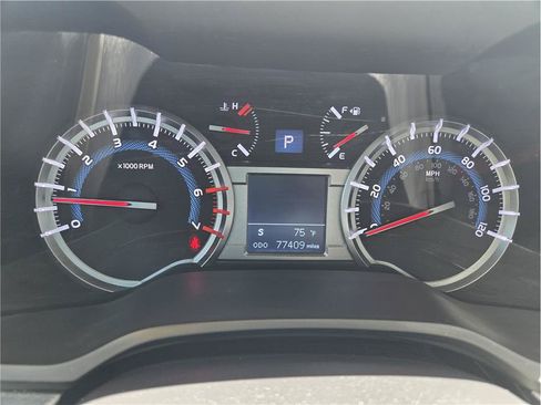 Used 2018 Toyota 4Runner SR5 AWD/4WD image 20