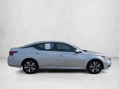 Used 2022 Nissan Altima 2.5 SV image 4