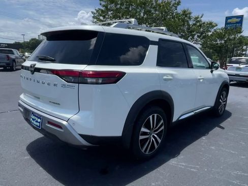 Used 2024 Nissan Pathfinder Platinum w/ Cargo Package FWD image 8