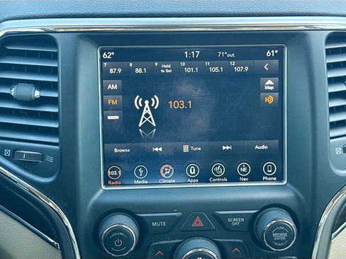 Used 2018 Jeep Grand Cherokee Limited image 30