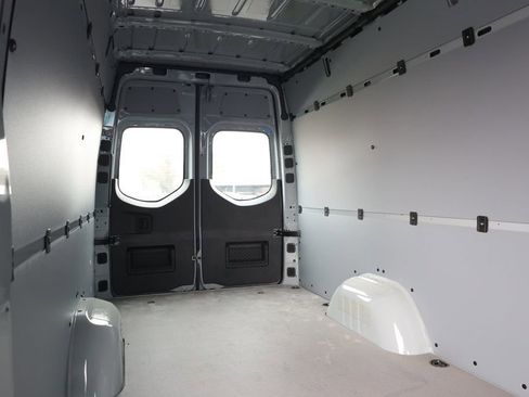 Used 2026 Mercedes-Benz Sprinter 2500 image 24