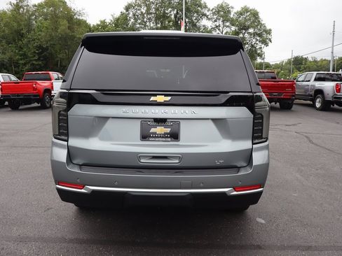 New 2025 Chevrolet Suburban LT w/ Advanced Technology Package image 32