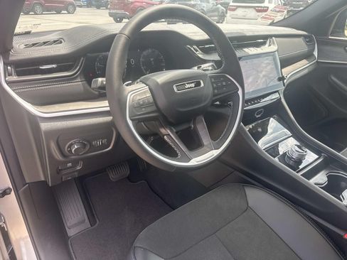 New 2026 Jeep Grand Cherokee Altitude RWD image 17