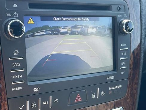 Used 2014 Chevrolet Traverse LT FWD image 19