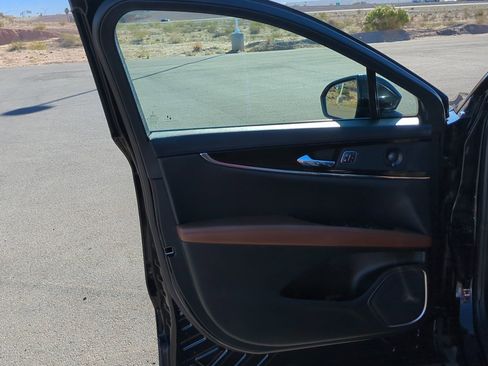 Used 2022 Lincoln Nautilus Reserve image 12