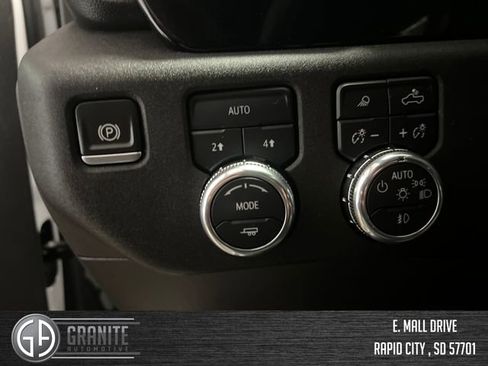 Used 2024 GMC Sierra 1500 SLT AWD/4WD image 30