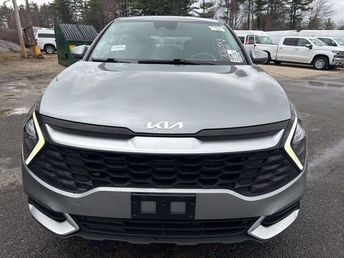 Used 2023 Kia Sportage LX image 2