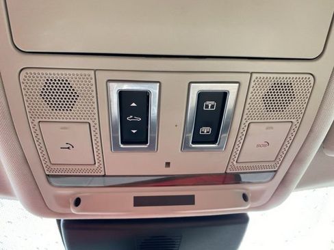 Used 2017 Jaguar XF Premium image 50