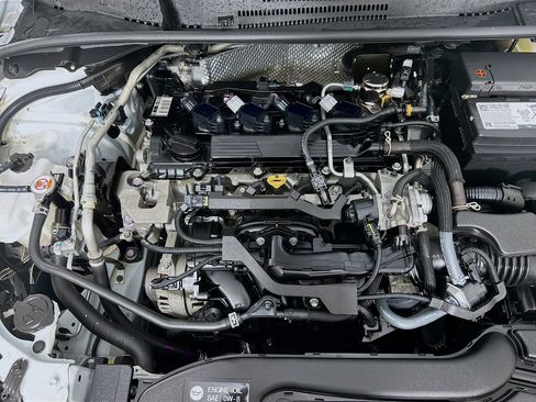 Used 2024 Toyota Corolla LE image 31