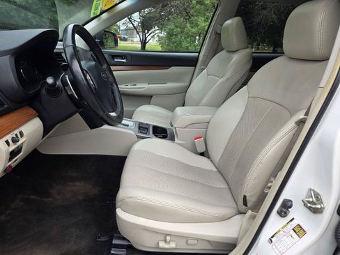 Used 2014 Subaru Outback 2.5i Limited AWD/4WD image 10