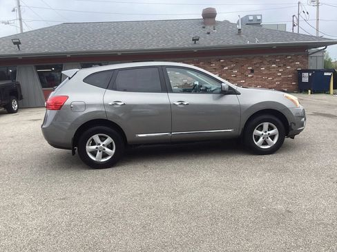 Used 2013 Nissan Rogue S w/ Special Edition Pkg AWD/4WD image 10