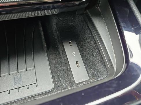 Used 2024 Porsche Cayenne w/ Premium Package AWD/4WD image 63