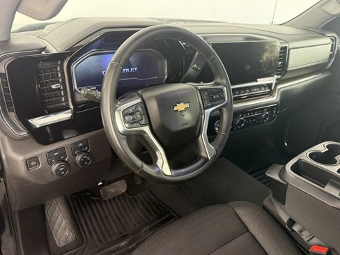 Used 2023 Chevrolet Silverado 1500 LT AWD/4WD image 13