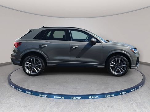 Used 2025 Audi Q3 2.0T Premium w/ Convenience Package AWD/4WD image 2