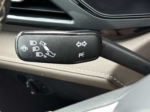 Used 2023 Volkswagen Taos SEL AWD/4WD image 23