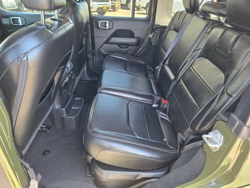 Used 2022 Jeep Wrangler Unlimited Sahara AWD/4WD image 11