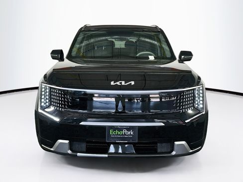 Used 2024 Kia EV9 Land AWD/4WD image 2
