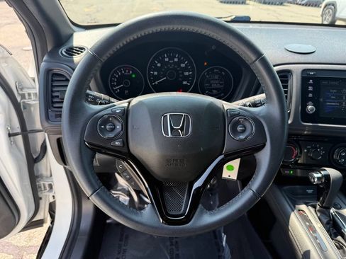 Used 2020 Honda HR-V Sport image 12