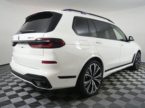 New 2026 BMW X7 xDrive40i w/ M Sport Package image 3