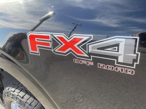 Used 2022 Ford F150 Lariat image 11