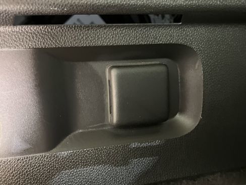 Certified 2023 Buick Envision Essence w/ Sport Touring Package image 31