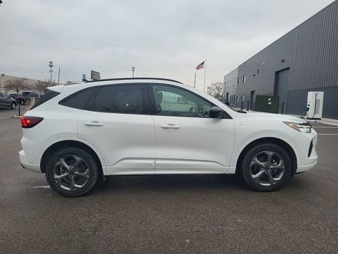 Used 2023 Ford Escape ST-Line image 2