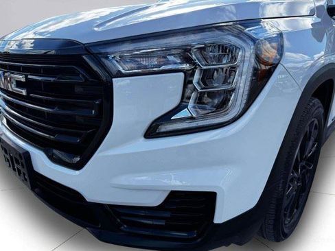 Used 2023 GMC Terrain SLE w/ Driver Convenience Package FWD image 13