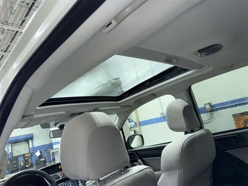 Used 2017 Subaru Forester 2.5i Premium image 24