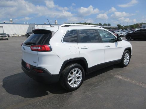 Used 2015 Jeep Cherokee Latitude w/ Cold Weather Group FWD image 5