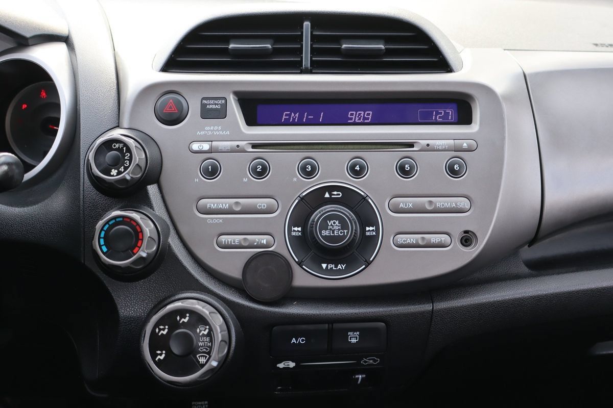 Used 2010 Honda Fit Sport image 33