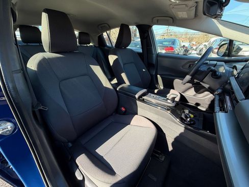 Used 2025 Toyota Prius LE image 34