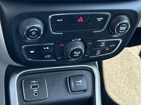Used 2019 Jeep Compass Latitude image 22