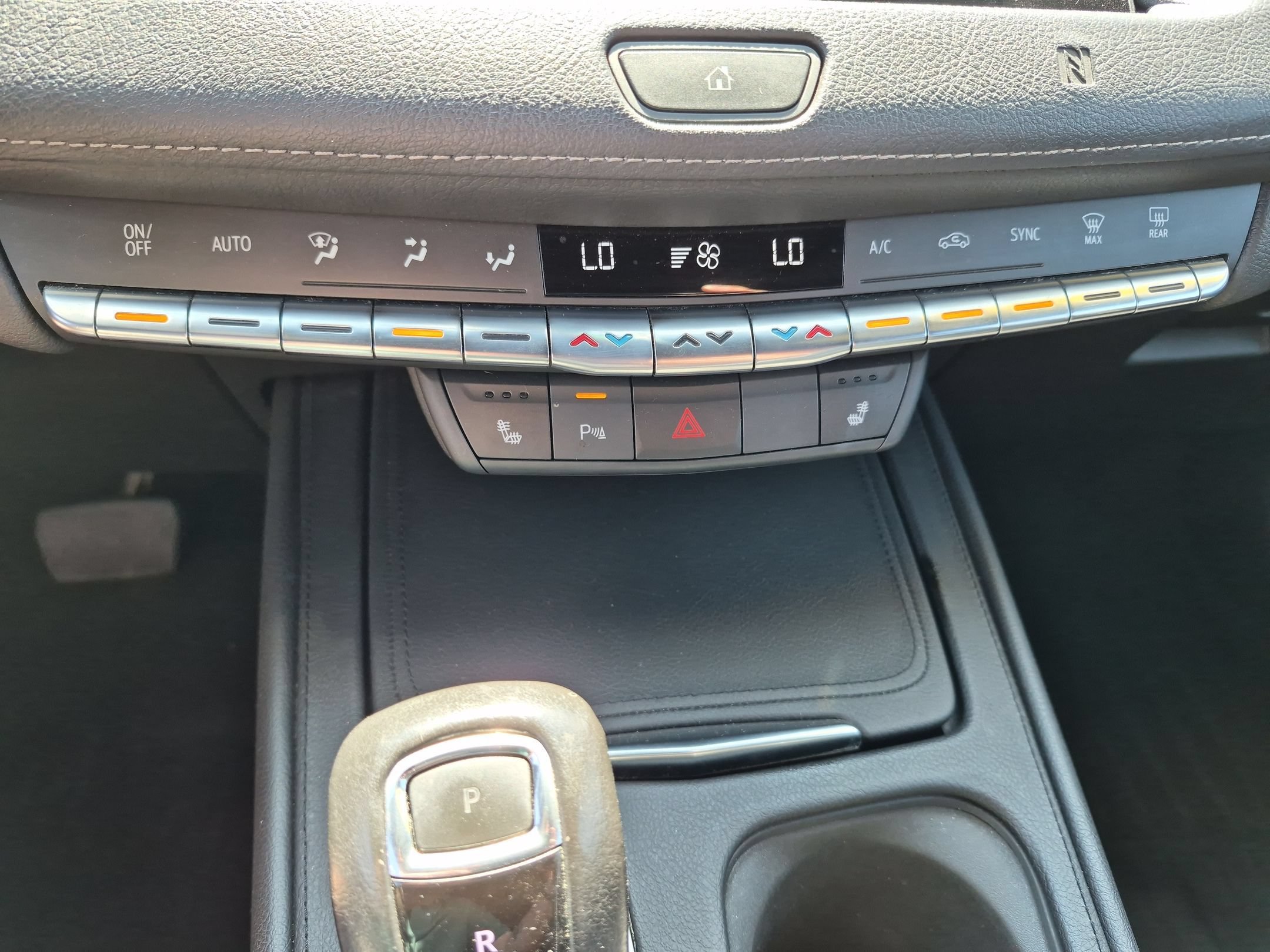 Certified 2019 Cadillac XT4 Premium Luxury w/ Cold Weather Package AWD/4WD image 24
