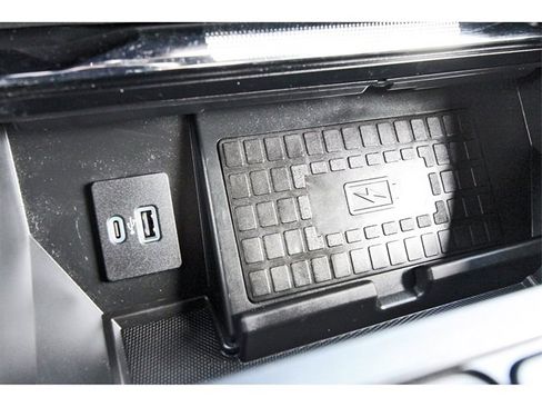 Used 2022 Ford F150 Lariat w/ Equipment Group 502A High image 28