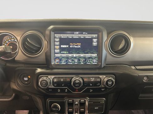Used 2021 Jeep Wrangler Unlimited Sport AWD/4WD image 10
