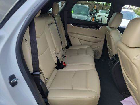 Used 2019 Cadillac XT5 FWD image 24