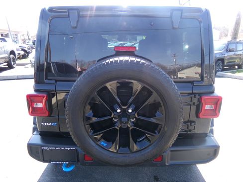 Used 2023 Jeep Wrangler Sahara w/ Cold Weather Group image 4